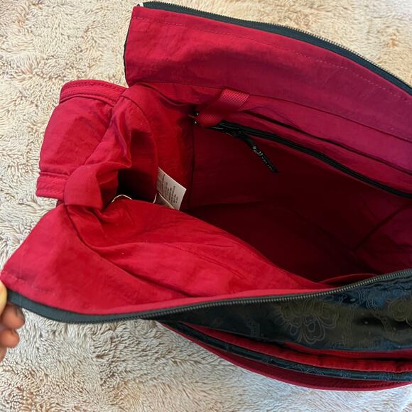 NWT Petunia Pickle Bottom Red and Black Diaper Shoulder Crossbody Bag - Picture 9 of 14